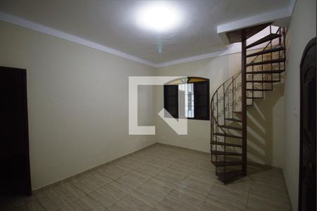 Sala de casa para alugar com 3 quartos, 150m² em Galo Branco, São Gonçalo