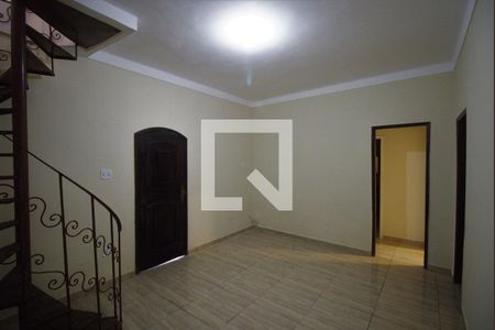 Sala de casa para alugar com 3 quartos, 150m² em Galo Branco, São Gonçalo