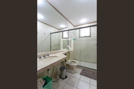 Banheiro de apartamento à venda com 1 quarto, 43m² em Funcionários, Belo Horizonte