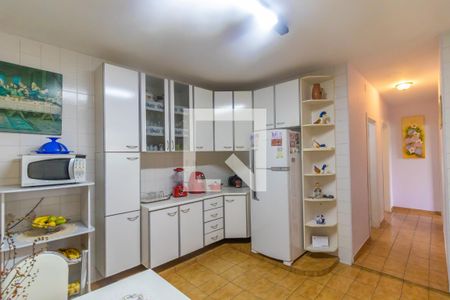 Casa à venda com 232m², 3 quartos e 2 vagas Casa à venda com 232m², 3 quartos e 2 vagasCozinha