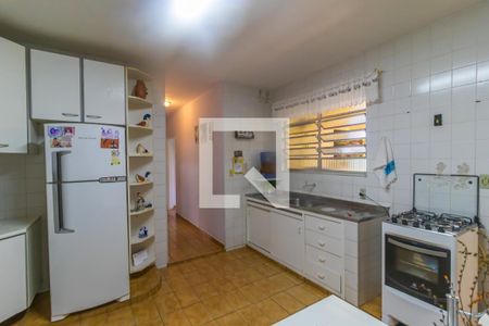 Casa à venda com 232m², 3 quartos e 2 vagas Casa à venda com 232m², 3 quartos e 2 vagasCozinha