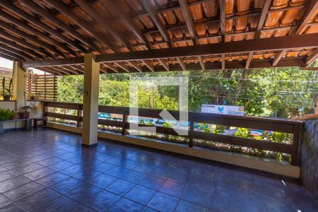 Casa à venda com 232m², 3 quartos e 2 vagas Casa à venda com 232m², 3 quartos e 2 vagasÁrea