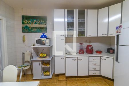 Casa à venda com 232m², 3 quartos e 2 vagas Casa à venda com 232m², 3 quartos e 2 vagasCozinha