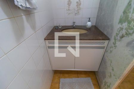 Casa à venda com 232m², 3 quartos e 2 vagas Casa à venda com 232m², 3 quartos e 2 vagasBanheiro