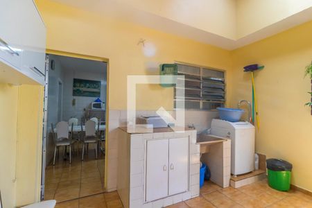 Casa à venda com 232m², 3 quartos e 2 vagas Casa à venda com 232m², 3 quartos e 2 vagasCozinha