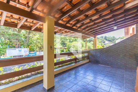 Casa à venda com 232m², 3 quartos e 2 vagas Casa à venda com 232m², 3 quartos e 2 vagasÁrea