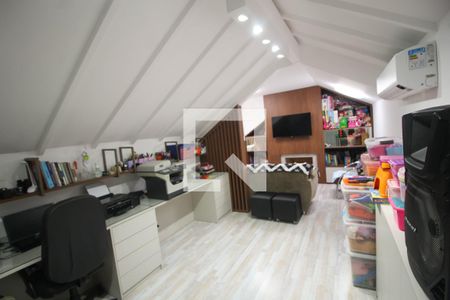 Casa de condomínio para alugar com 260m², 4 quartos e 3 vagas Casa de condomínio para alugar com 260m², 4 quartos e 3 vagasEscritório