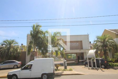 Casa de condomínio para alugar com 260m², 4 quartos e 3 vagas Casa de condomínio para alugar com 260m², 4 quartos e 3 vagasFachada e portaria