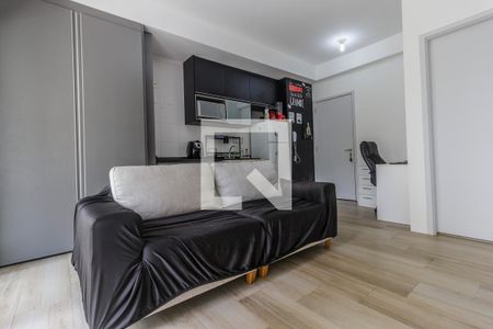 Sala de TV de apartamento à venda com 1 quarto, 50m² em Tamboré, Santana de Parnaíba