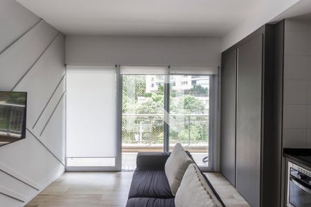 Sala de TV de apartamento para alugar com 1 quarto, 50m² em Tamboré, Santana de Parnaíba