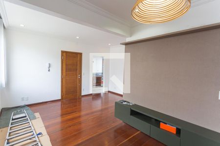 Sala de apartamento para alugar com 2 quartos, 75m² em Cidade Nova, Belo Horizonte