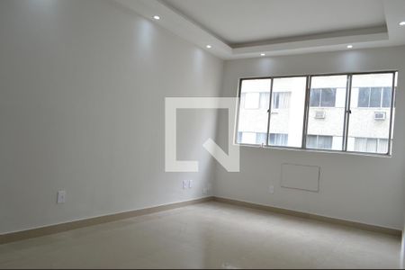 Sala  de apartamento para alugar com 1 quarto, 65m² em Taquara, Rio de Janeiro