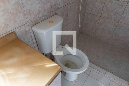 Banheiro de kitnet/studio para alugar com 1 quarto, 30m² em Maravista, Niterói