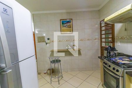 Casa à venda com 270m², 5 quartos e 4 vagas Casa à venda com 270m², 5 quartos e 4 vagasCozinha