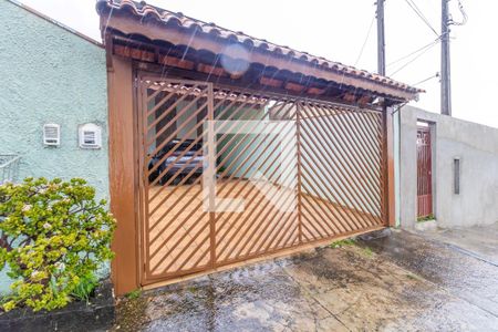 Casa à venda com 270m², 5 quartos e 4 vagas Casa à venda com 270m², 5 quartos e 4 vagasFachada