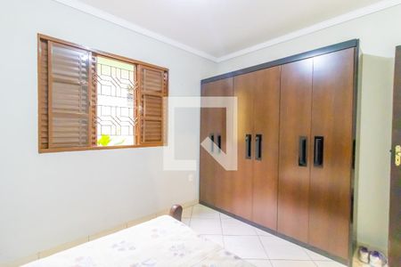 Casa à venda com 270m², 5 quartos e 4 vagas Casa à venda com 270m², 5 quartos e 4 vagasSuíte 4