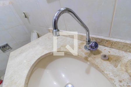 Casa à venda com 270m², 5 quartos e 4 vagas Casa à venda com 270m², 5 quartos e 4 vagasBanheiro