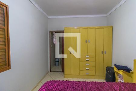 Casa à venda com 270m², 5 quartos e 4 vagas Casa à venda com 270m², 5 quartos e 4 vagasSuíte 2