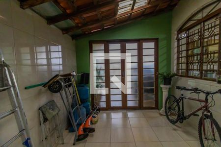 Casa à venda com 270m², 5 quartos e 4 vagas Casa à venda com 270m², 5 quartos e 4 vagasÁrea de Serviço