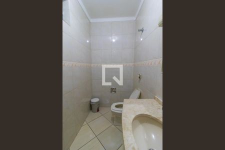 Casa à venda com 270m², 5 quartos e 4 vagas Casa à venda com 270m², 5 quartos e 4 vagasBanheiro