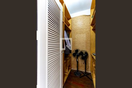 Apartamento à venda com 210m², 3 quartos e 2 vagas Apartamento à venda com 210m², 3 quartos e 2 vagasCloset da Suite