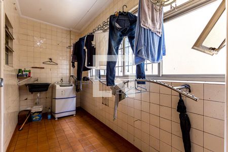Apartamento à venda com 210m², 3 quartos e 2 vagas Apartamento à venda com 210m², 3 quartos e 2 vagasÁrea de serviço