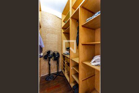 Apartamento à venda com 210m², 3 quartos e 2 vagas Apartamento à venda com 210m², 3 quartos e 2 vagasCloset da Suite