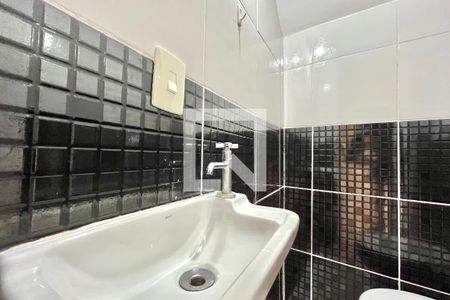 Lavabo de casa à venda com 4 quartos, 180m² em Conjunto Residencial Jardim Canaã, São Paulo
