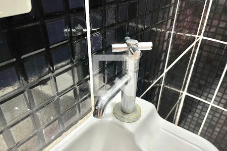 Lavabo de casa à venda com 4 quartos, 180m² em Conjunto Residencial Jardim Canaã, São Paulo