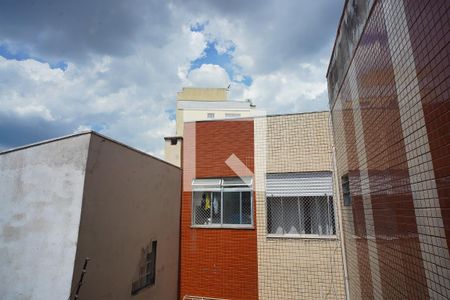 Sala - Vista de apartamento à venda com 1 quarto, 43m² em Jardim Itu Sabará, Porto Alegre