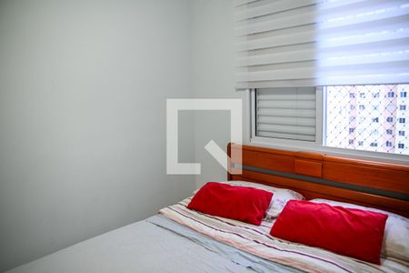 Quarto 1 de apartamento para alugar com 2 quartos, 49m² em Parque Fongaro, São Paulo