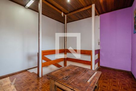 Sala do segundo andar de casa à venda com 3 quartos, 200m² em Campo Novo, Porto Alegre