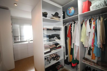 Apartamento à venda com 240m², 4 quartos e 3 vagas Apartamento à venda com 240m², 4 quartos e 3 vagasQuarto 2