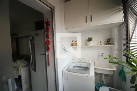 Apartamento à venda com 240m², 4 quartos e 3 vagas Apartamento à venda com 240m², 4 quartos e 3 vagasÁrea de Serviço