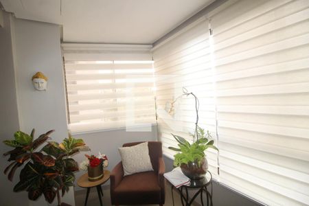 Apartamento à venda com 240m², 4 quartos e 3 vagas Apartamento à venda com 240m², 4 quartos e 3 vagasVaranda