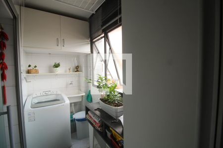 Apartamento à venda com 240m², 4 quartos e 3 vagas Apartamento à venda com 240m², 4 quartos e 3 vagasÁrea de Serviço