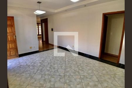 Casa à venda com 3 quartos, 156m² em Estoril, Belo Horizonte