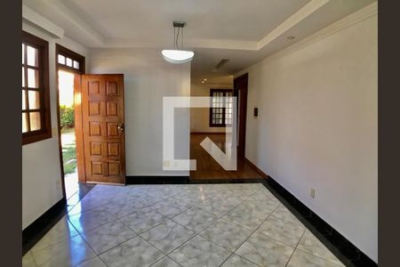 Casa à venda com 3 quartos, 156m² em Estoril, Belo Horizonte