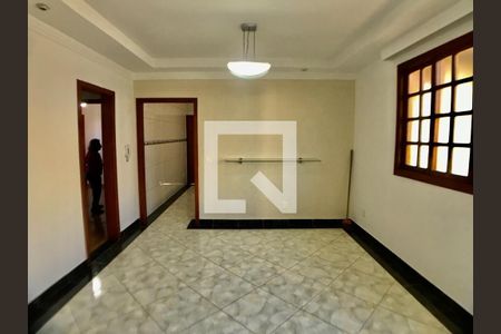 Casa à venda com 3 quartos, 156m² em Estoril, Belo Horizonte