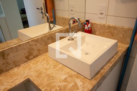 Banheiro de apartamento para alugar com 1 quarto, 24m² em Vila Campanela, São Paulo