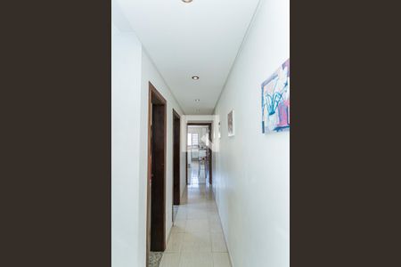 Corredor de casa para alugar com 3 quartos, 273m² em Vila Cruz das Almas, São Paulo