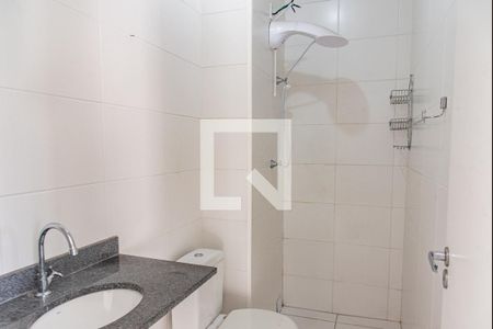 Banheiro da suíte de apartamento para alugar com 2 quartos, 34m² em Cambuci, São Paulo