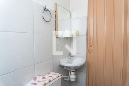 Banheiro de kitnet/studio para alugar com 1 quarto, 20m² em Vila Guarani, São Paulo