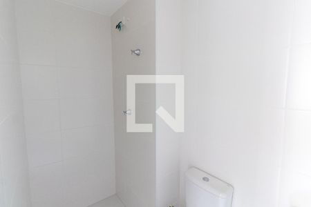 Banheiro de kitnet/studio para alugar com 1 quarto, 29m² em Vila Ré, São Paulo