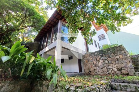 Fachada de casa de condomínio para alugar com 3 quartos, 304m² em Charitas, Niterói