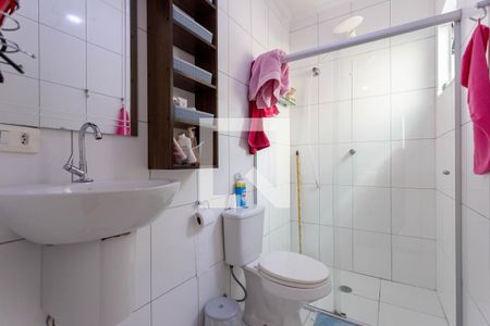 Banheiro de casa para alugar com 2 quartos, 65m² em Jardim Maria Estela, São Paulo