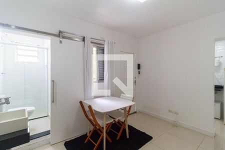 Quarto de kitnet/studio para alugar com 1 quarto, 14m² em Vila Monumento, São Paulo