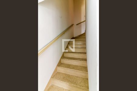 Escada de Acesso aos Quartos de casa para alugar com 3 quartos, 80m² em Santana, São Paulo