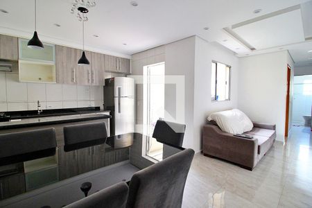 Sala/Cozinha/Área de Serviço de apartamento para alugar com 2 quartos, 50m² em Parque João Ramalho, Santo André