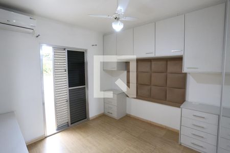 Suíte  de casa para alugar com 3 quartos, 130m² em Vila Nhocune, São Paulo